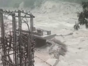 14 قتيلا وعشرات المفقودين اثر فيضان بحيرة جليدية في الهند