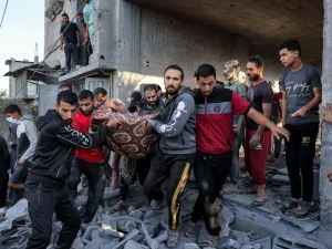 حماس تجدد قصف سديروت والجيش الاسرائيلي يتلقى الضوء الاخضر لدخول غزة