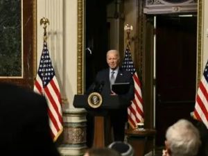 بايدن يهاتف نتنياهو وعباس: نعمل لضمان توفير المساعدات للغزيين