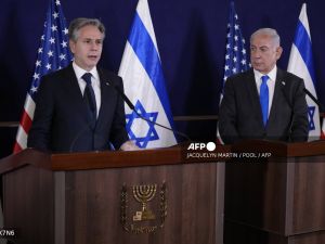 وزير الخارجية الأميركي، أنتوني بلينكن، ورئيس الوزراء الاسرائيلي بنيامين نتنياهو