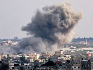 قوات الاحتلال الإسرائيلي تستمر في تنفيذ غاراتها العنيفة على قطاع غزة