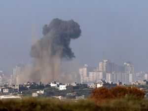 قصف اسرائيلي عنيف على قطاع غزة