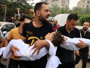 طواقم الدفاع المدني في بعض الأحيان يجدون صعوبة في تجميع جثة كاملة أو تحديد هويتها