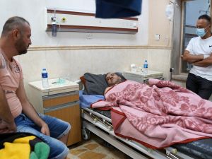 تم إجلاء ما يقرب من 600 شخص من داخل القاعة خلال عمليات الإنقاذ