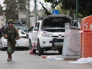 جندي اسرائيلي داخل إحدى مستوطنات غلاف قطاع غزة