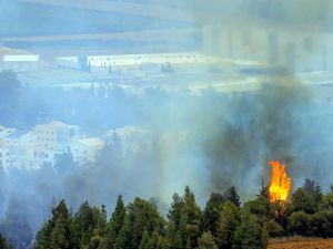 اسرائيل تشن غارات على جنوب لبنان ردا على اطلاق نار من حزب الله