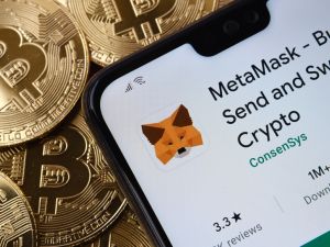 Crypto news recap: MetaMask faces app store hiccup