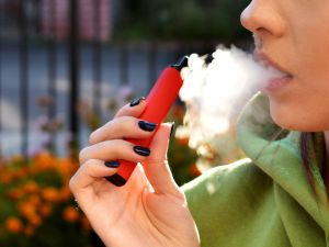 how long does vape smoke stay in the air
