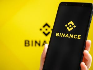 Crypto news recap: SBF's trial, Binance's market share drops, and PayPal's NFT moves
