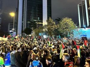 متظاهرون متضامنون مع الشعب الفلسطيني في تركيا