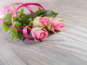 تفسير رؤية الورد في المنام للعزباء