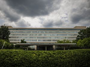 مبنى وكالة المخابرات المركزية الأمريكية (CIA)