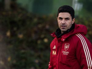 Arsenal's Spanish manager Mikel Arteta reacts as he attends a team training session at Arsenal's training ground in north London, on November 28, 2023, on the eve of their UEFA Champions League Group B football match against Lens. (Photo by Adrian DENNIS / AFP)