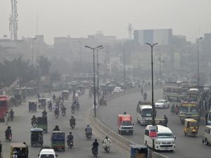 التلوث يغلق لاهور الباكستانية