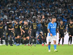 Real Madrid players celebrate their second goal during the UEFA Champions League 1st round day 2 Group C football match Napoli vs Real Madrid at the Diego Armando Maradona stadium in Naples on October 3, 2023. (Photo by Alberto PIZZOLI / AFP)