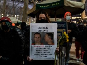 Derek Chauvin claims new evidence shows he didn't cause George Floyd's death, attempts to overturn conviction. (Lev Radin/ Shutterstock)