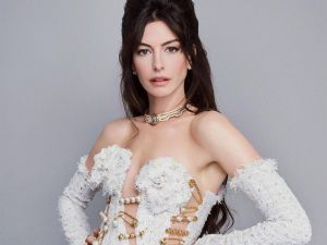 بعد تصدر فيلم Eileen التريند وفي ميلادها ال41 أجمل إطلالات  اختارتها آن هاثاواي 