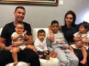 عائلة كريستيانو رونالدو