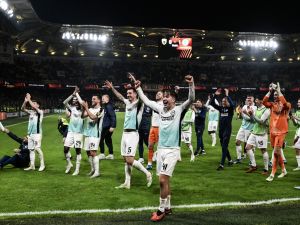 Brighton's players celebrates after winning the UEFA Europa League Group B football match between AEK Athens FC and Brighton and Hove Albion FC at the Agia Sophia Stadium in Athens on November 30, 2023. (Photo by Angelos TZORTZINIS / AFP)