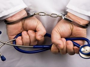 طبيب نساء وتوليد يدلي باعترافات صادمة تتعلق بجرائمه الجنسية