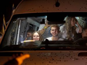 تبادل العشرات من رهائن تحتجزهم حماس بأسرى فلسطينيين تعتقلهم إسرائيل