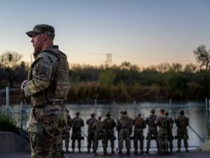 Supreme Court says Biden administration can remove razor wire that Texas installed along border. (Brandon Bell/ AFP)
