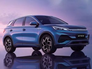 من هي شركة BYD التي أزاحت تسلا عن عرش السيارات الكهربائية