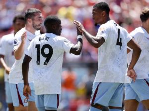 Moussa Diaby of Aston Villa celebrates with teammates after scoring the teams second goal during the Premier League Summer Series match between Aston Villa and Brentford FC at FedExField on July 30, 2023 in Landover, Maryland. (Photo by Patrick Smith / GETTY IMAGES NORTH AMERICA / Getty Images via AFP)