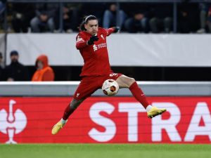 Liverpool's Uruguayan striker #09 Darwin Nunez controls the ball during the UEFA Europa League football match between Union Saint Gilloise and Liverpool FC at the Lotto Park in Brussels on December 14, 2023. (Photo by Kenzo TRIBOUILLARD / AFP)
