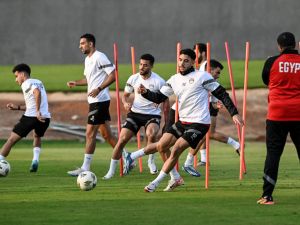 Egypt's players take part in a training session at the Lucien Yebart modern high school in San Pedro, on January 27, 2024 on the eve of the 2024 Africa Cup of Nations (CAN) round of 16 football match between Egypt and DR Congo. (Photo by Sia KAMBOU / AFP)