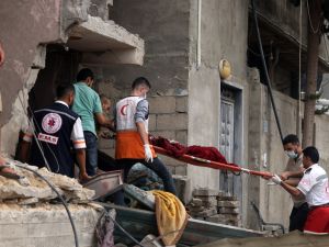 جيش الإحتلال الاسرائيلي يواصل غاراته العنيفة على مخيم جباليا شمال قطاع غزة