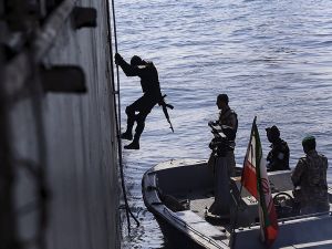 عناصر من بحرية الحرس الثوري الإيراني