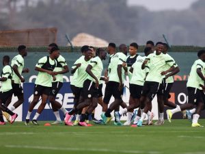 Senegal's national team players take part in a training session in Yamoussoukro on January 28, 2024, on the eve of the 2024 Africa Cup of Nations (CAN) round of 16 football match between Senegal and Ivory Coast. (Photo by Kenzo TRIBOUILLARD / AFP)