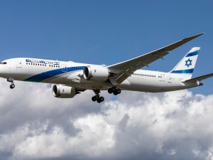 Israel's El Al suspends South Africa route over World Court case. (Benthemouse/ Shutterstock)