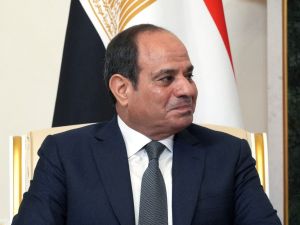 الرئيس عبدالفتاح السيسي بـ "عزيز مصر"