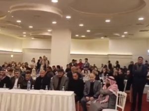 لقطة من جاهة في الأردن بثت جزءا من كلمة أبو عبيدة