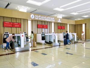Emirates celebrates success of busiest winter for baggage handling
