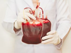 "خدمات بنك الدم أبوظبي" التابعة لشركة "صحة" تحصل على الاعتماد الدولي من" جمعية النهوض بالدم والعلاجات الحيوية" للتميز في الرعاية الصحية