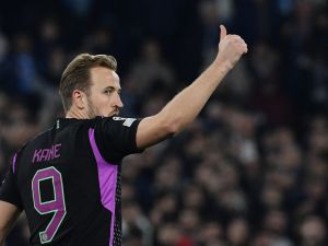 Bayern Munich's English forward #09 Harry Kane gestures during the UEFA Champions League last 16 first leg between Lazio and Bayern Munich at the Olympic stadium on February 14, 2024 in Rome. (Photo by Filippo MONTEFORTE / AFP)