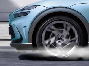 Hyundai Motor Unveils ‘Active Air Skirt’ Technology to Help Electric Vehicles Go Faster and Farther