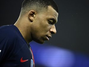 Paris Saint-Germain's French forward #07 Kylian Mbappe is seen during the French Cup last sixteen football match between Paris Saint-Germain (PSG) and Brest (Stade Brestois 29) at the Parc des princes stadium in Paris, on February 7, 2024. (Photo by JULIEN DE ROSA / AFP)