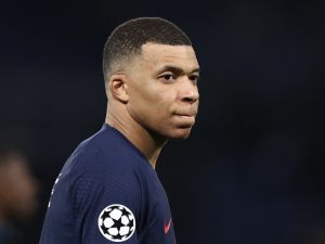Paris Saint-Germain's French forward #07 Kylian Mbappe looks on at the end of the UEFA Champions League round of 16 first leg football match between Paris Saint-Germain (PSG) and Real Sociedad at the Parc des Princes Stadium in Paris, on February 14, 2024. (Photo by FRANCK FIFE / AFP)