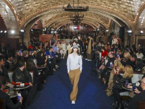فخامة بأسعار معقولة هكذا كانت مجموعة Tommy Hilfiger لخريف وشتاء 2024