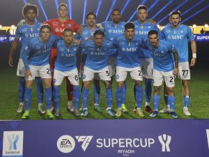 Napoli players pose for a group picture ahead of the Italian Super Cup final football match between Napoli and Inter Milan at Al-Awwal Park Stadium in Riyadh, on January 22, 2024. (Photo by AFP)