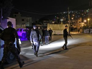 عناصر من الأجهزة الأمنية التابعة للسلطة الفلسطينية في الضفة الغربية المحتلة