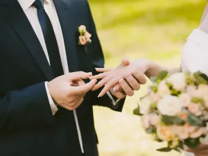 تفسير حلم زواج المتزوجة من زوجها مرة ثانية