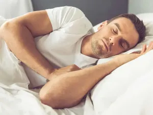 حلمت اني اجامع رجل اعرفه وانا رجل