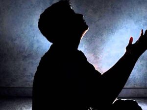 دعاء للميت وقت المطر وهل يعرف الميت من الذي يدعو له