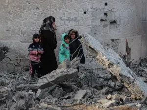 الصحفية سلمى واحدة من الاف الفلسطينيين الراغبين في الخروج من القطاع