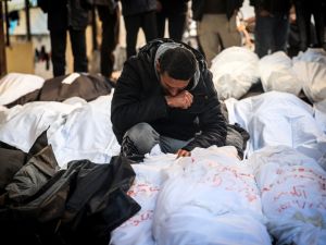  عناصر الاجهزة الامنية في دولة الاحتلال أجروا فحصا أمنيا للشاحنات الست عند معبر كرم أبو سالم.